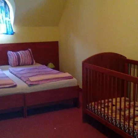 Varju Fogado Bed & Breakfast *