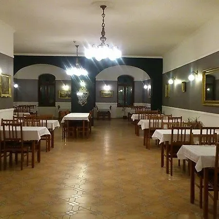 Bed & Breakfast Varju Fogado *